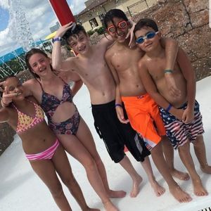 Meet your Posher, Simone